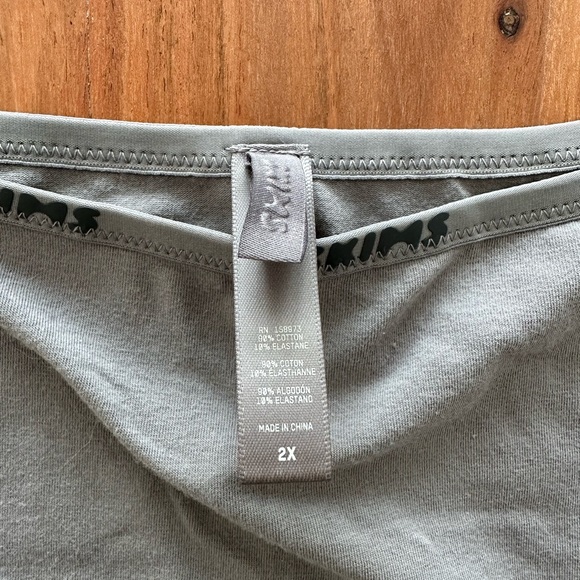 Skims Logo Strap Tank - Picture 3 of 3